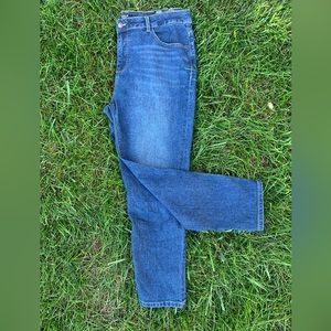 •CURVE APPEAL•Cropped Denim•Size 16•High Rise•Ankle Cut